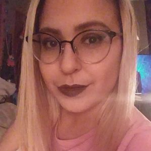 Meet your Posher, Alexandra